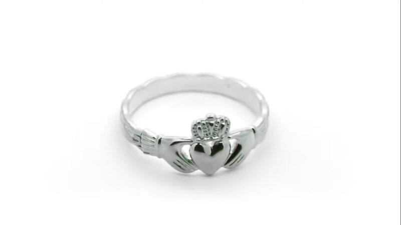 Celtic Claddagh Ring - symbol of friendship